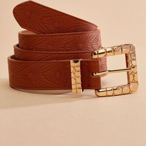 VERSONA BROWN EMBOSSED BELT MEDIUM/LARGE NWT